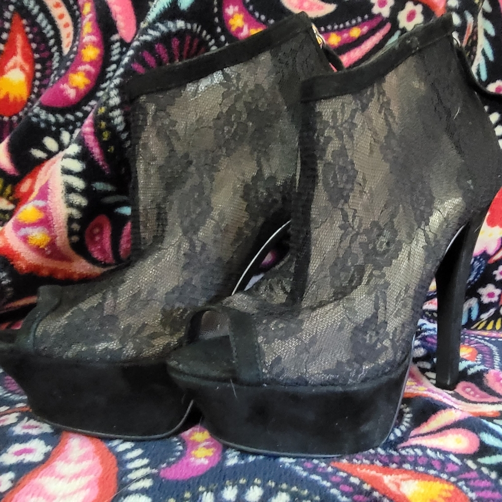 Rare Bebe Olivia Booties